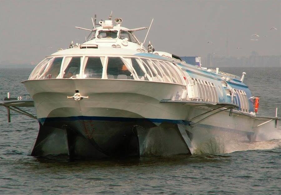 Судно на подводных крыльях "Метеор". Фото в свободном доступе.