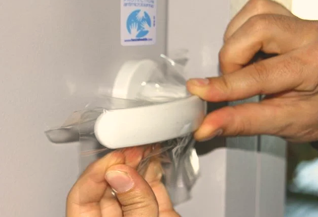 Оклейка поверхностей бактерицидной пленкой Purity Russia с ионами серебра