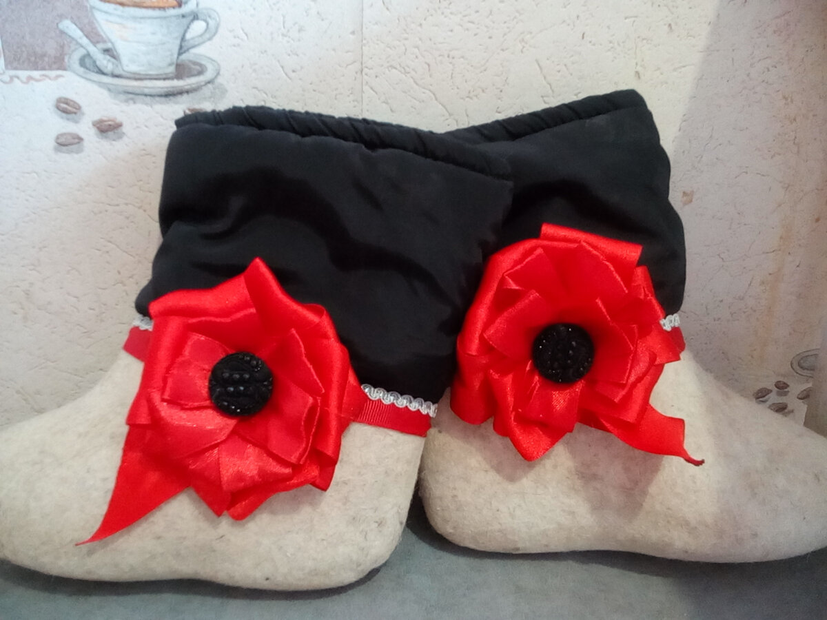 Валенки детские на девочку.