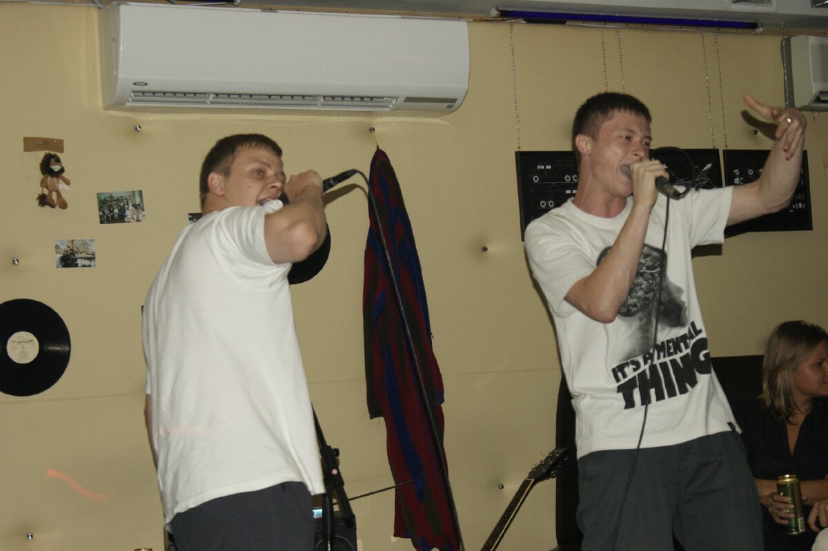 Анальгин и Петрик - Путяха, выступление на квартирнике