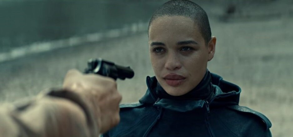 клеопатра коулмэн в тени луны. в тени луны фильм 2019 кадры. в тени луны 2019. тёмная сторона луны фильм 2019. в тени луны нетфликс.