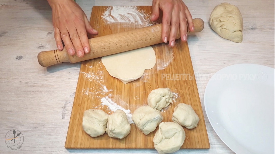 Сосиски в тесте на сковороде пошаговый рецепт