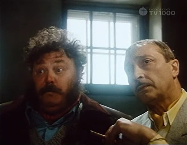 При этом, заняв такой ответственный пост, он не забывает своих благодетелей-людоедов. Это же они дали первый толчок его карьере, устроили на работу во дворец мелким помощником мажордома. Но Теодор-Христиан не забывает старых друзей, он испытывает к ним чувство благодарности.  "Своих не бросаем". Все чисто по-пацански. Как улица учит.