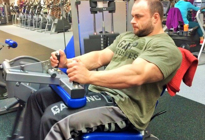 Сгибания ног сидя