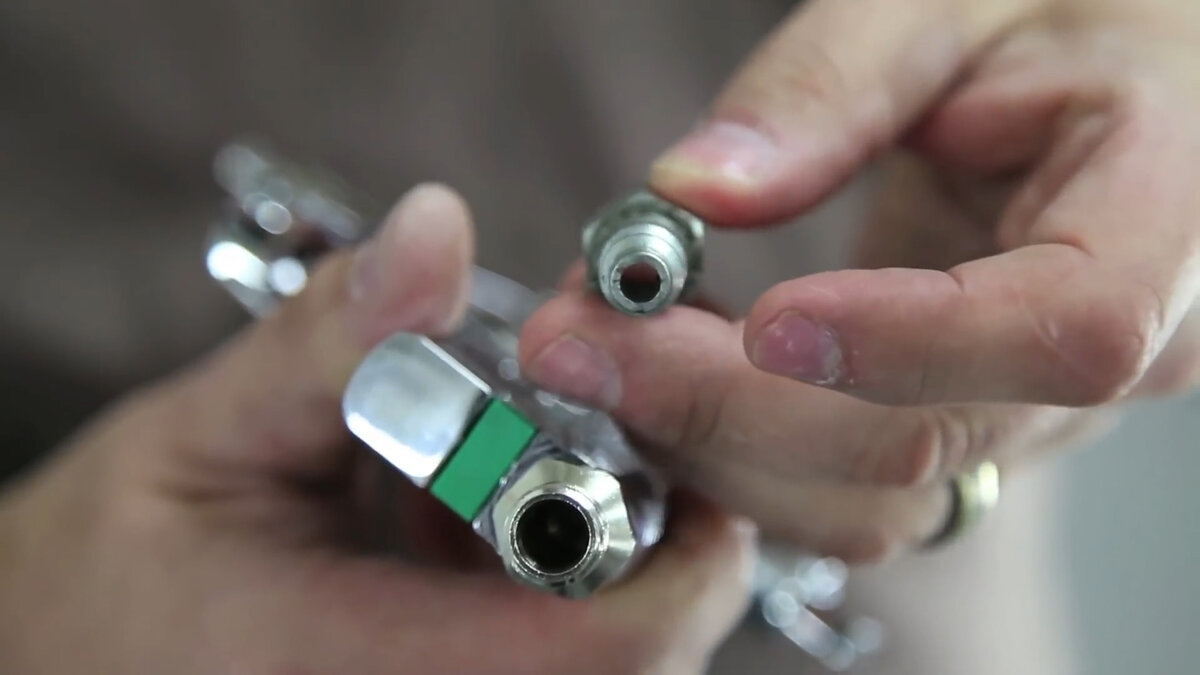 Разница между фитингами с высокой пропускной способностью и с низкой.