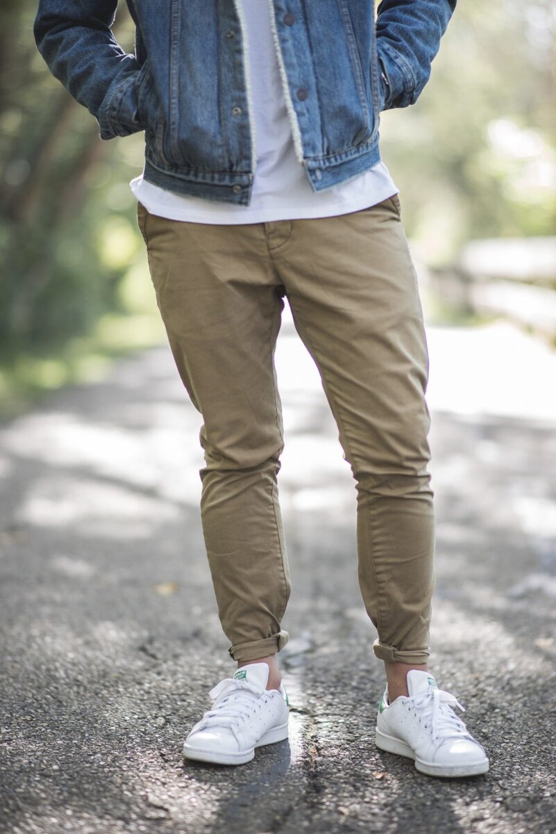 Трендовые мужские брюки 2023 года: примеры, фото, идеи для образов