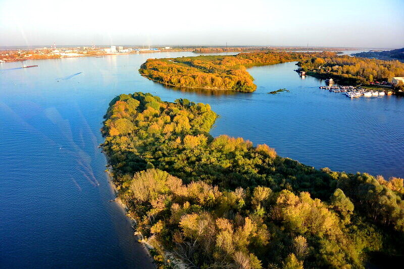 Убегающая вниз к Каспийскому морю Волга (все фото из личной копилки)