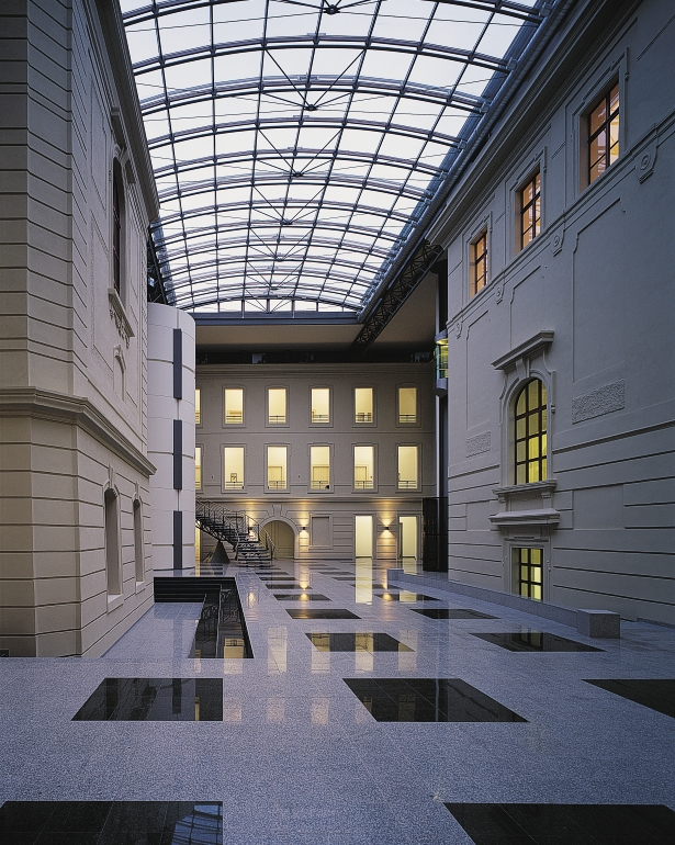 Масариков университет в Брно. Ректорат