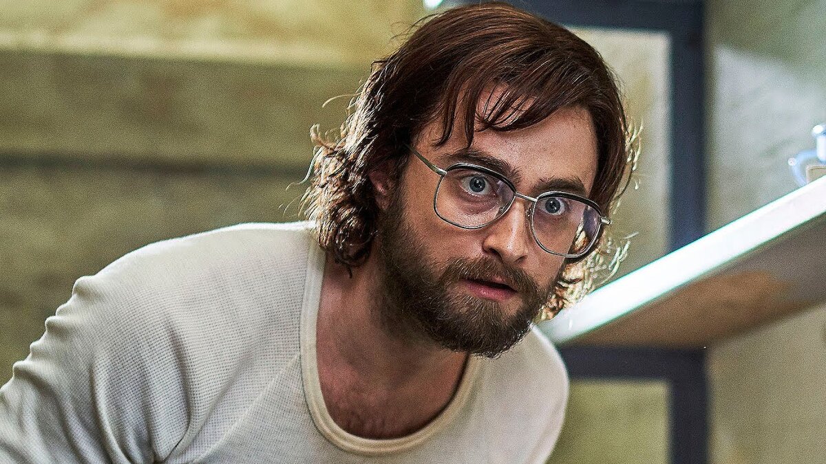 Дэниэл Рэдклифф своему агенту: "Сценарии, в которых мой герой носит очки, не принимать!" 