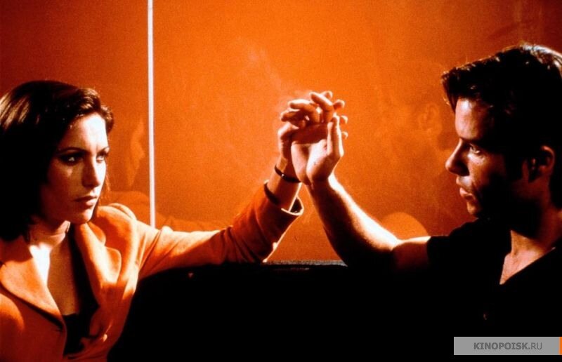 "Их поменяли телами " / "Dating the Enemy"  1996г.   фэнтези, мелодрама, комедия    Рейтинг  6,9 из 10                                                                                                                                             16+