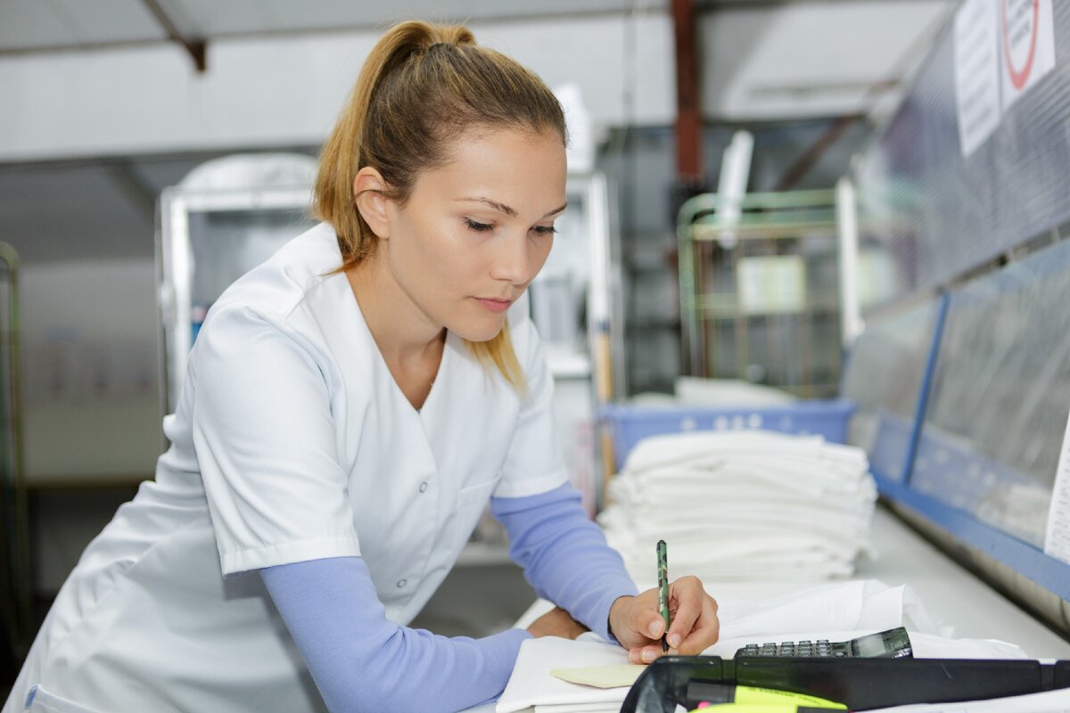 В химчистке вашу одежду продезинфицируют.