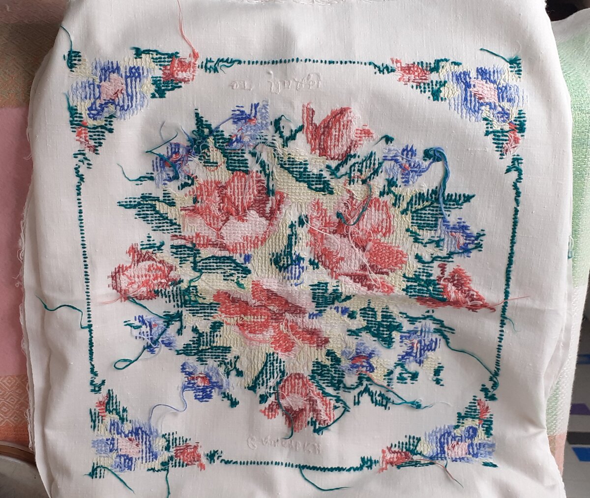 Изнаночная сторона вышивки