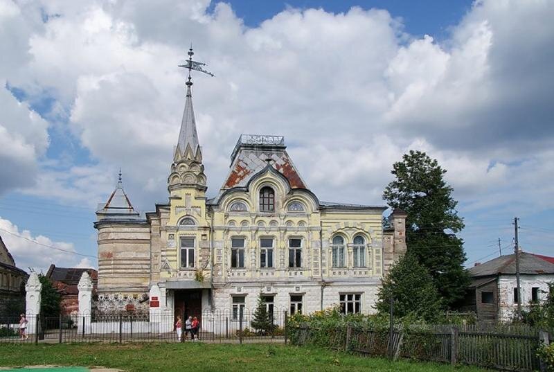 УСАДЬБА ЛОКАЛОВА. ФОТОГРАФИЯ: ПАВЕЛ МОСКАЛЕНКО / ФОТОБАНК «ЛОРИ»