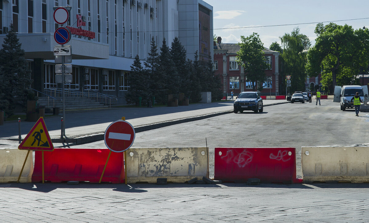 Краснодар скоро лопнет от приезжих, но меньше их не становится.