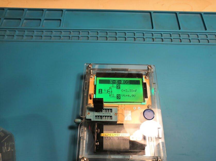 ESR-метр показывает параметры полевого транзистора