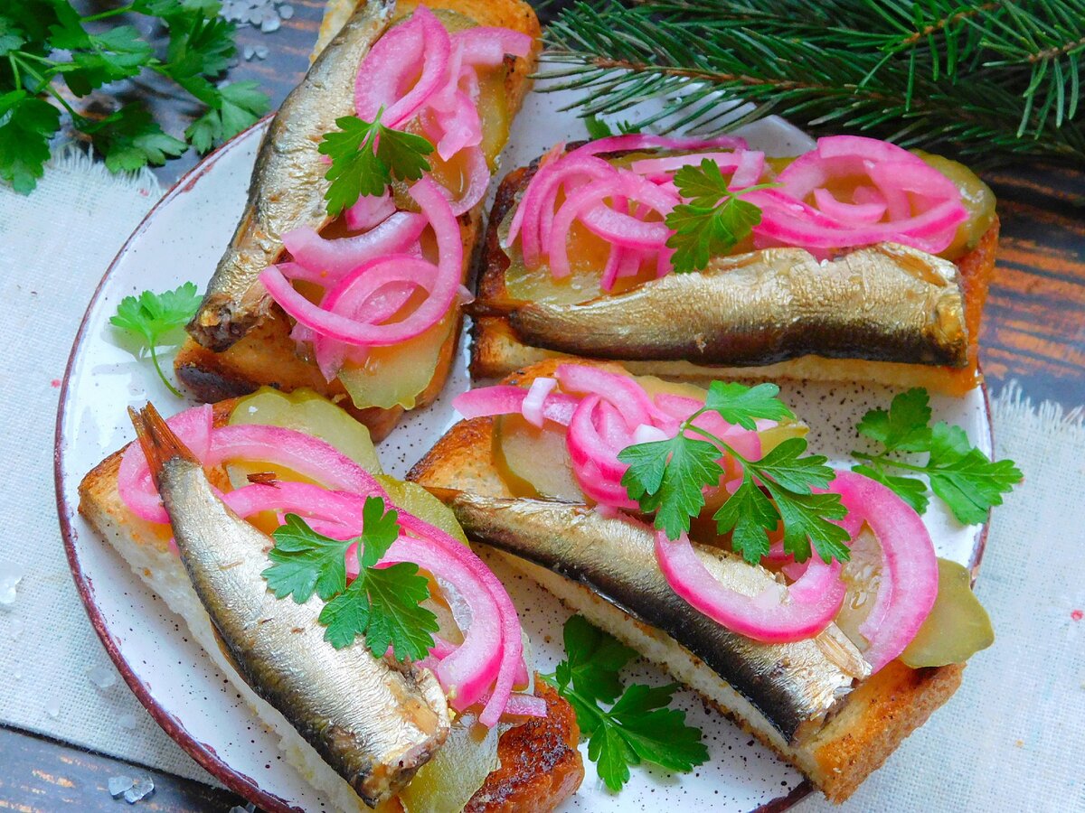 Новогодние бутерброды: самые вкусные варианты закусок для праздничного стола  🥪 | Еда на каждый день | Дзен