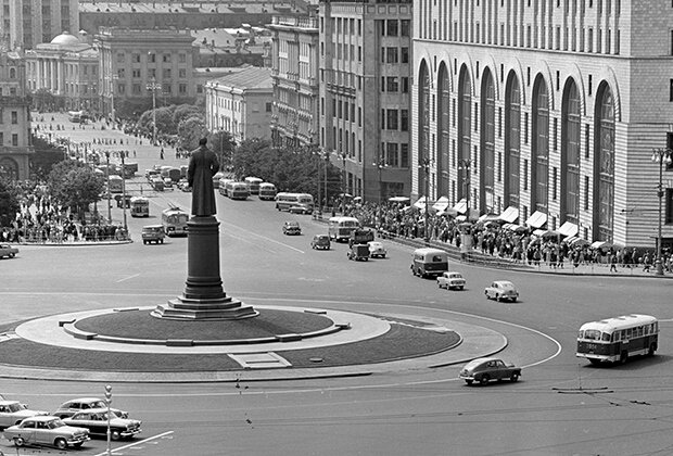 Площадь Дзержинского