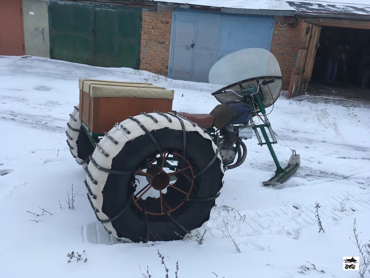 Высоту грунтозацепа и шаг мощно сделать любыми. Зато никаких проблем со склизами и катками как на Бурке. Фото с сайта объявлений auto.ru