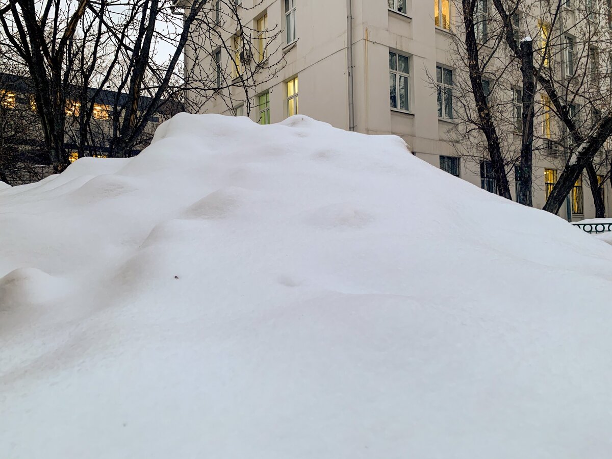 Москва много снега