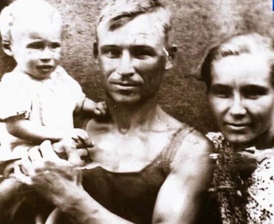 Лариса с родителями 