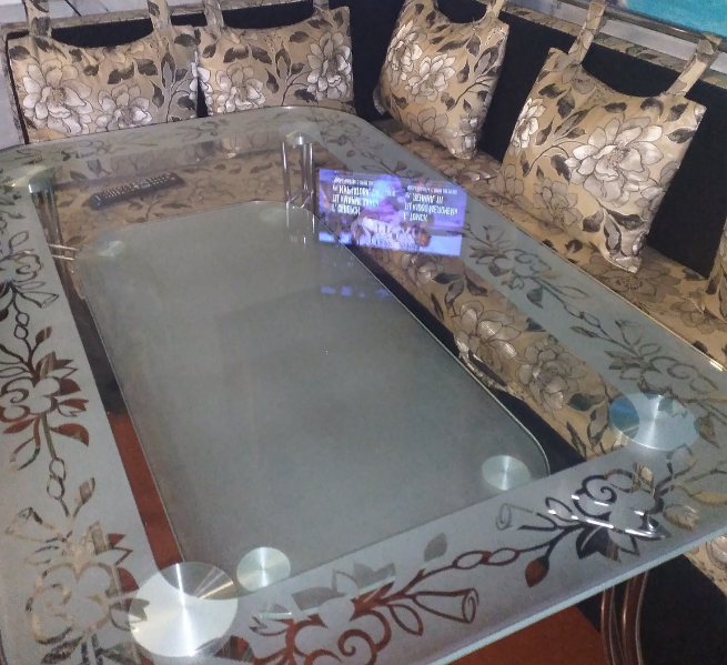 обеденный стол