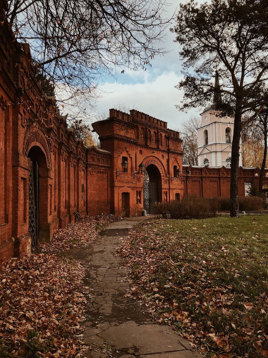 История московской усадьбы. Усадьба Покровское-Стрешнево. Усадьба Покровское-Глебово-Стрешнево. Усадьба и парк Покровское-Стрешнево. Заброшенная усадьба Покровское Стрешнево.