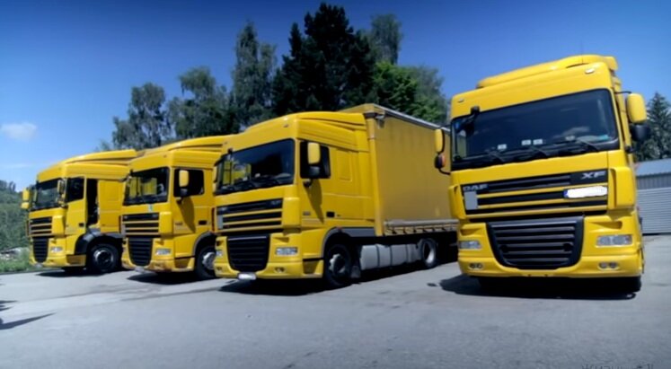 На такие авто ставят тахографы. Скриншот из видео. Используется и распространяется бесплатно по лицензии https://www.youtube.com/t/terms