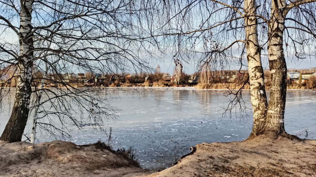 Озеро в деревне, куда мы недавно переехали