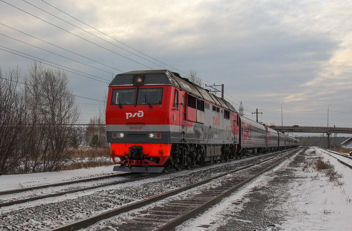 Поезд 380 новый уренгой. Поезд новый уренгой оренбург. Поезд 380у. Поезд 379у/380у новый уренгой оренбург. Поезд 380у.