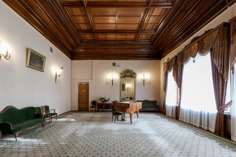  ,     ,   80-  XVIII 