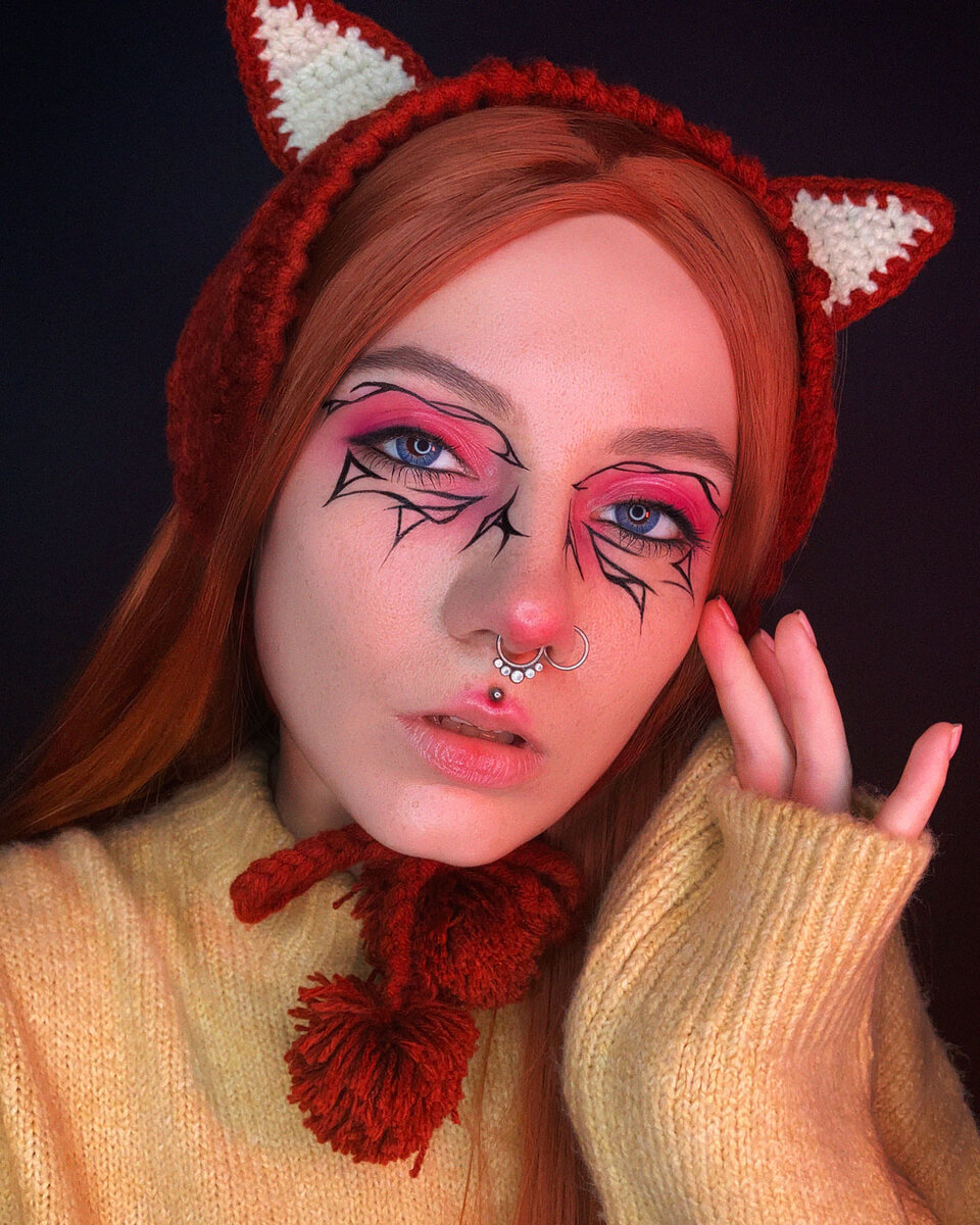 Фото автора. Не переживайте, на улицу я так не хожу, это исключительно моё творчество.