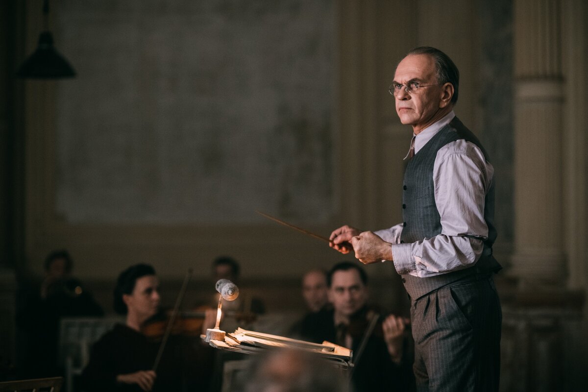 Алексей Гуськов в роли Карла Ильича Элиасберга.