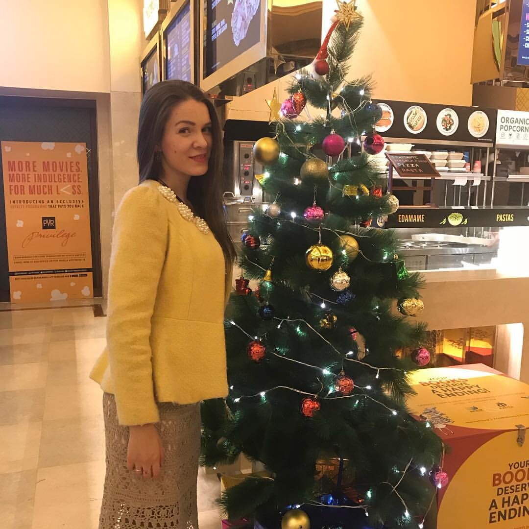 Новогодние украшения можно найти в основном только в ТЦ