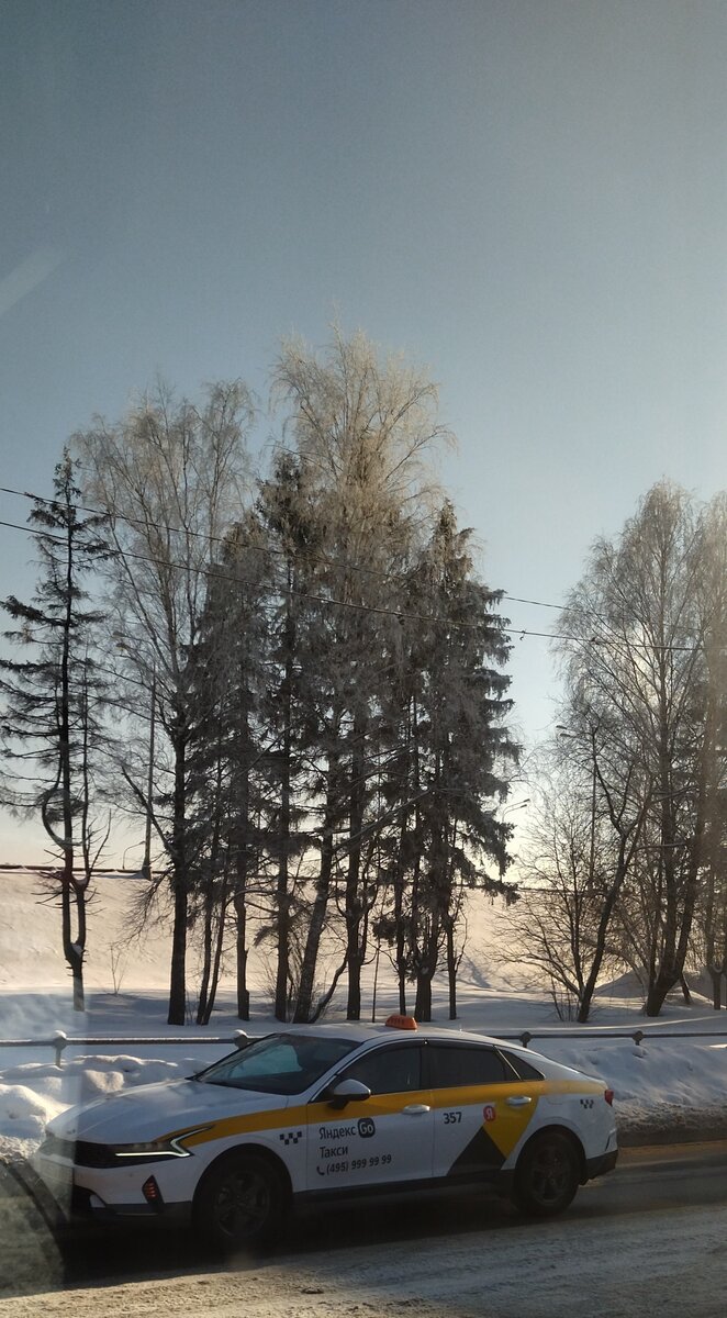 По дороге в Новую Москву. Вид из окна автобуса. Поездка моя. Фото моё. 