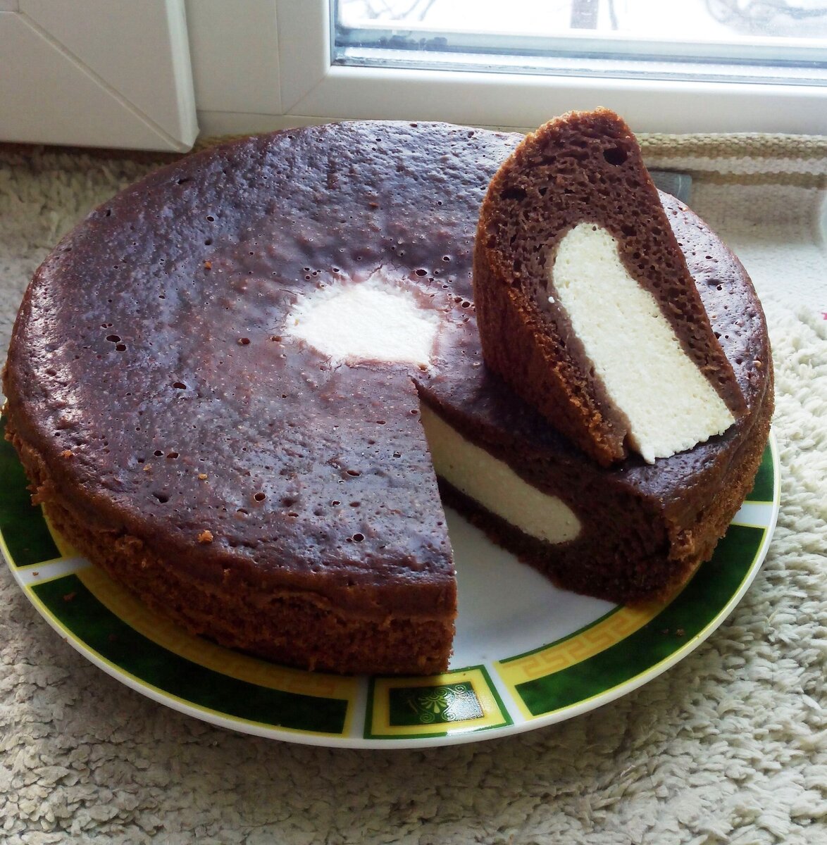 Шоколадный пирог с творожными шариками в мультиварке — рецепт для мультиварки