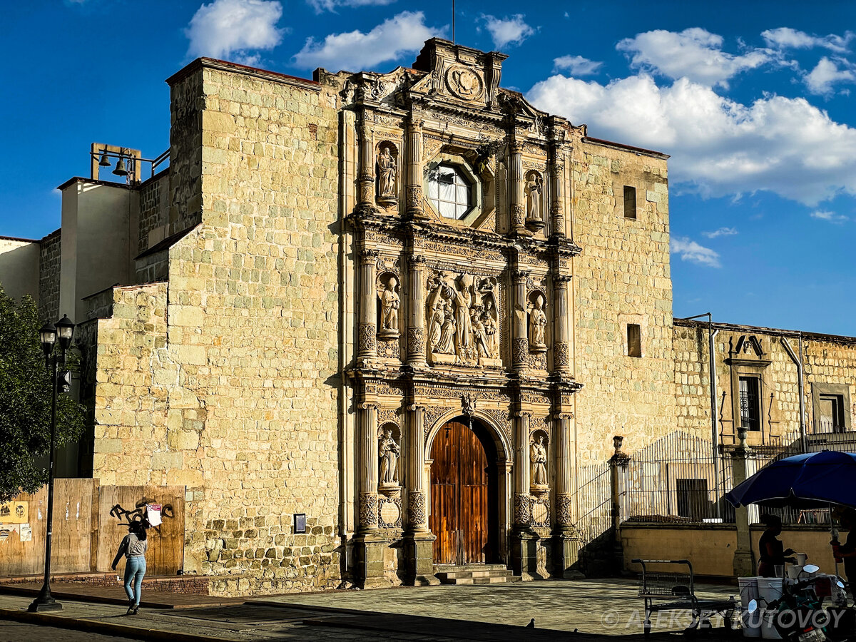 Один из храмов (закрыт на ремонт)