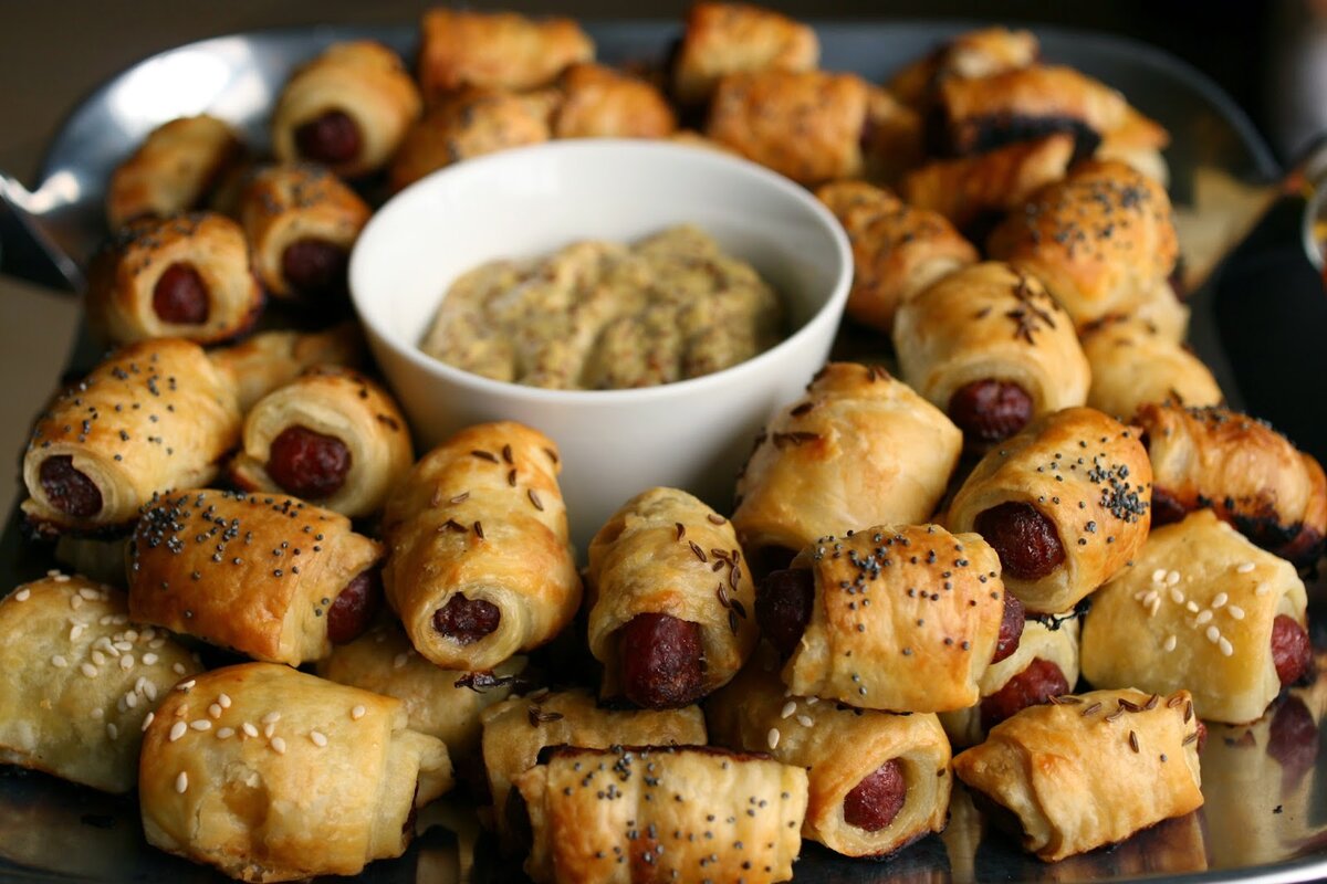 Поросята в одеяле рецепт хорошая пицца. Поросята в одеяле рецепт хорошая пицца. Сосиски в тесте поросята. Поросенок. Поросята в одеяле рецепт хорошая пицца.