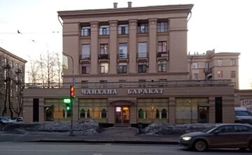 Сегодня по этому адресу на Большом Сампсониевском пр. ждут тяжелой техники для сноса здания. Зачем? - спрашивает бизнес