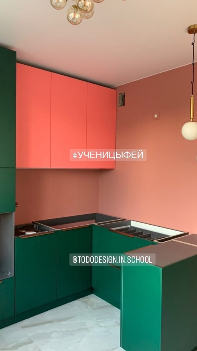 Кухня от нашей кухонной Феи и краски от нашей лакокрасочной Феи:)