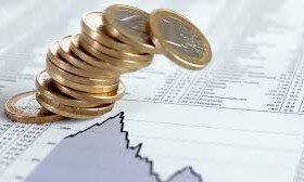 Предпринимательство и бизнес представляет собой самостоятельную а также любую инициативную деятельность среди отдельных граждан или групп граждан, осуществляемая на свой страх и риск, под свою имущественная ответственность и которая направлена, главным образом, на получение экономической выгоды в форме прибыли.