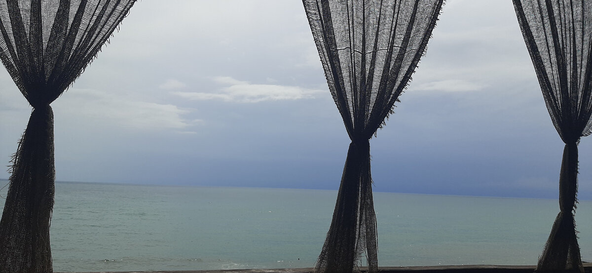 Вид на Черное море из кафе Панда