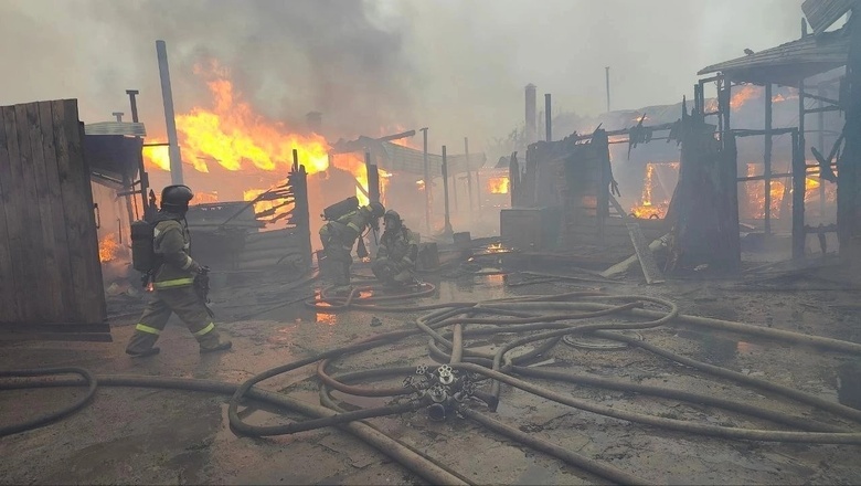 Более двух часов тушили пожар в банном комплексе под Ижевском