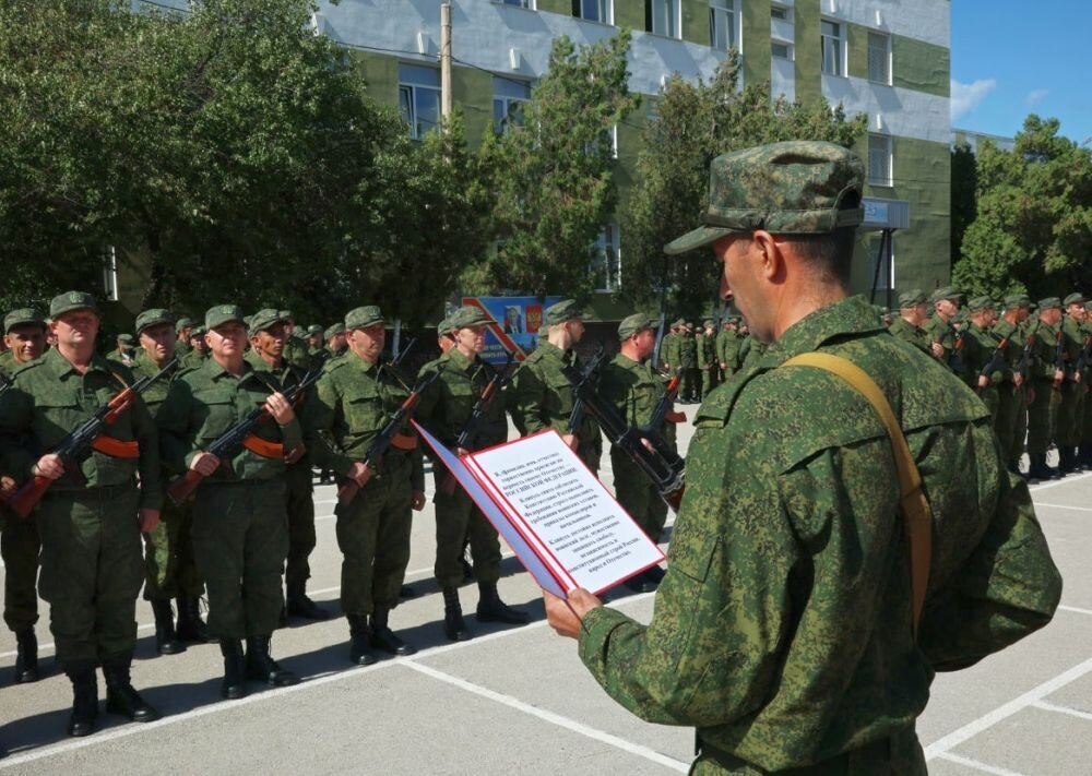 Церемония принятия присяги РФ призванными по мобилизации жителями Севастополя и Крыма. Источник: t.me/Aksenov82.