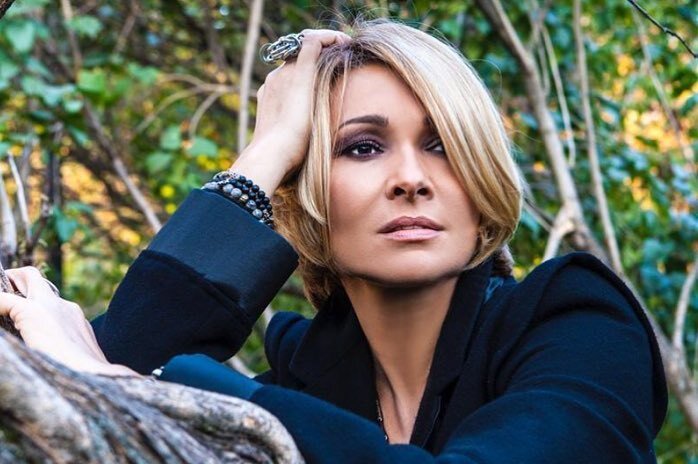     Бывший муж погряз в долгах: Анжелику Агурбаш с детьми выселили из квартиры в Москве