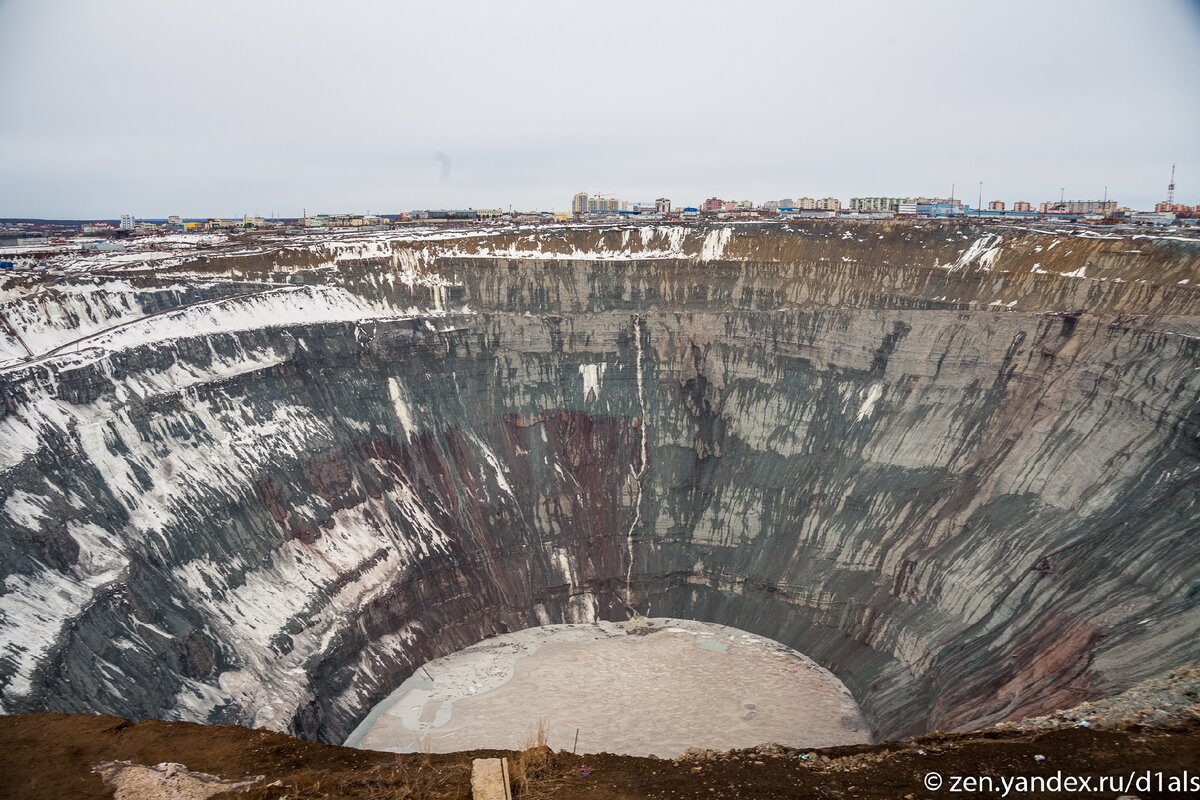 На краю огромной дыры: Показываю как живет алмазная столица России (много фото)