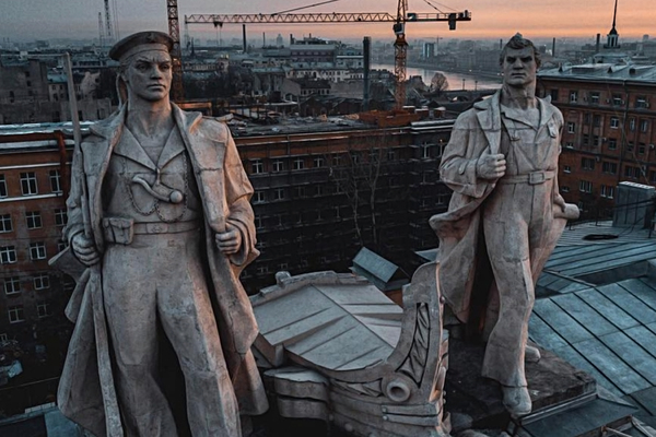 Дом военморов на Петровской набережной