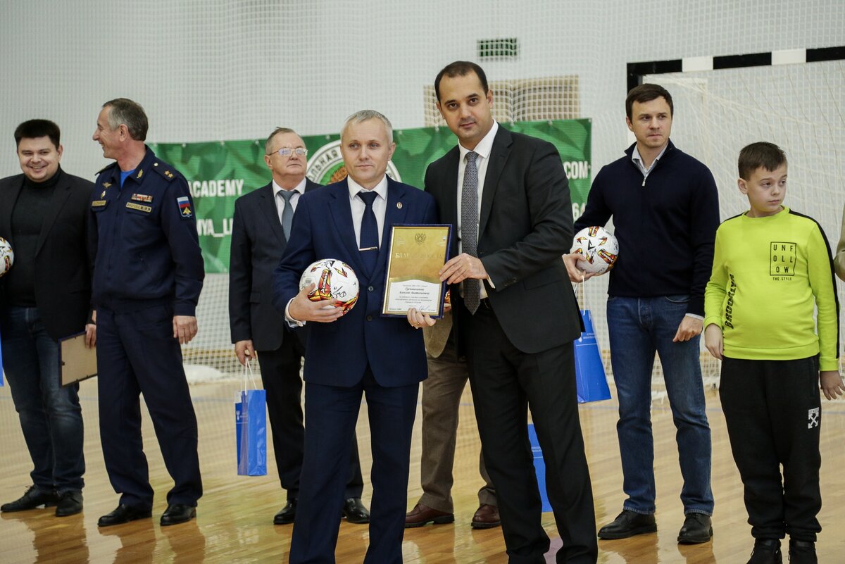 Президент МФК ЛКС Алексей Гречишников и президент Ассоциации мини-футбола России Эмиль Алиев 