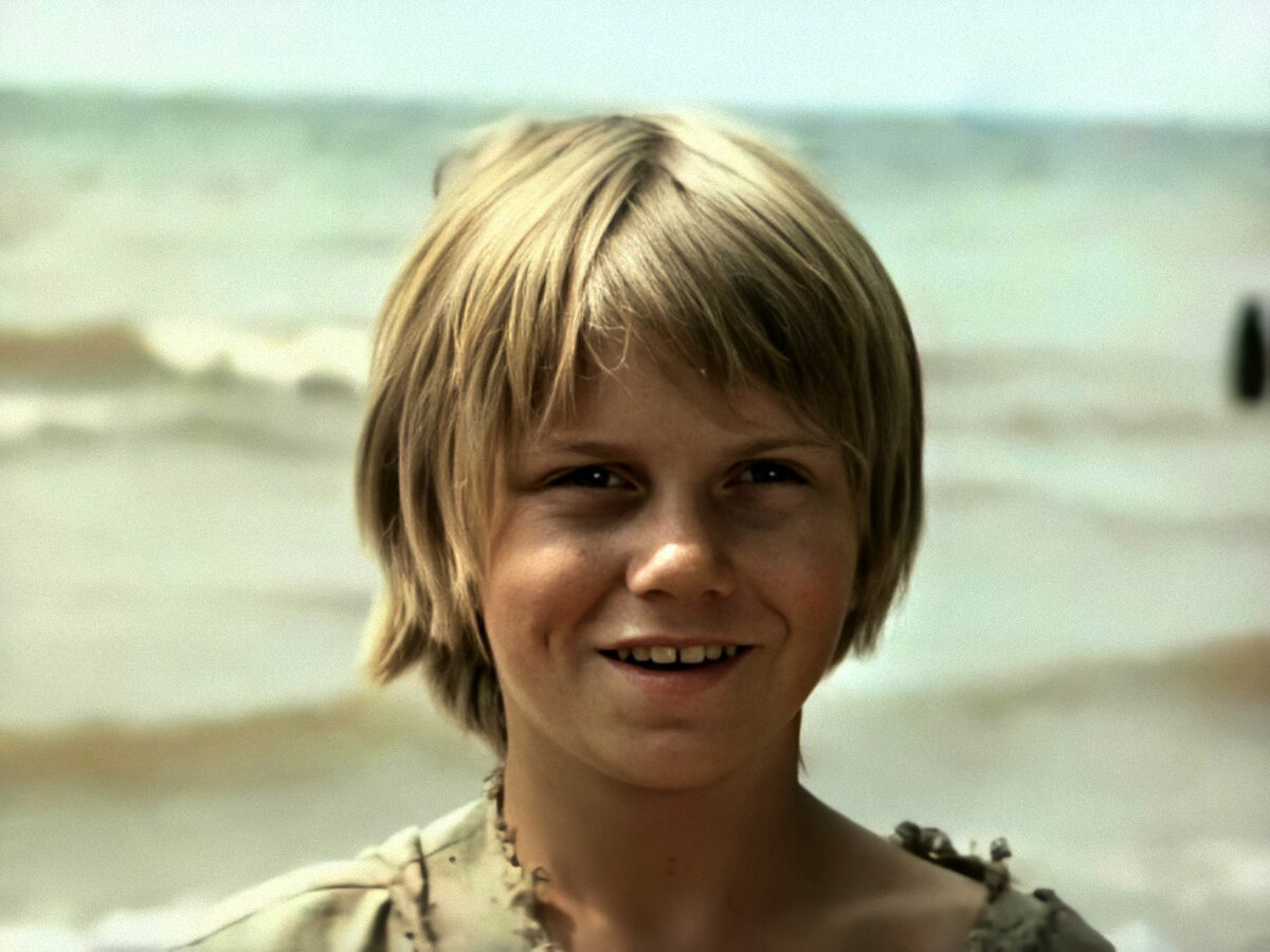 Кадр из фильма «Раннее, раннее утро...» 1983 год