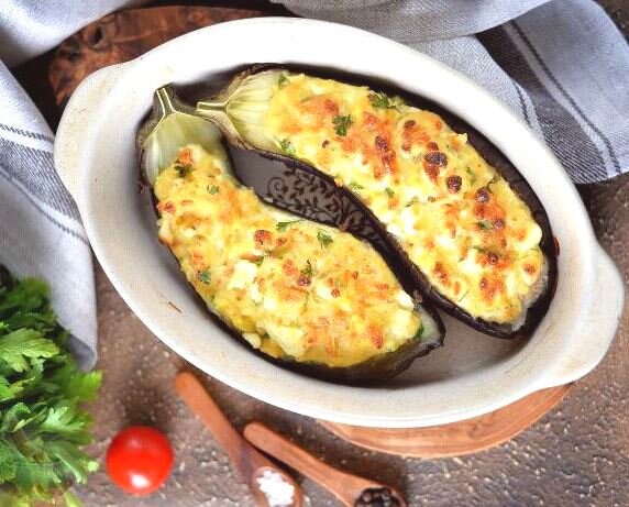 Фаршированные баклажаны,  сыром и творогом