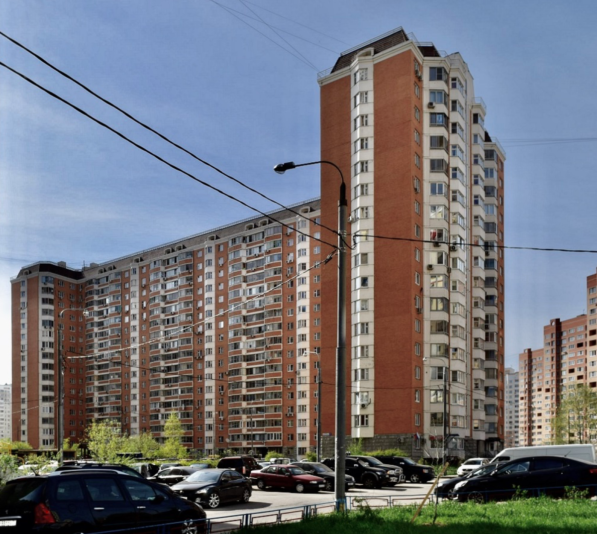 Так сейчас выглядит здание, где купили квартиру в 2005 году.